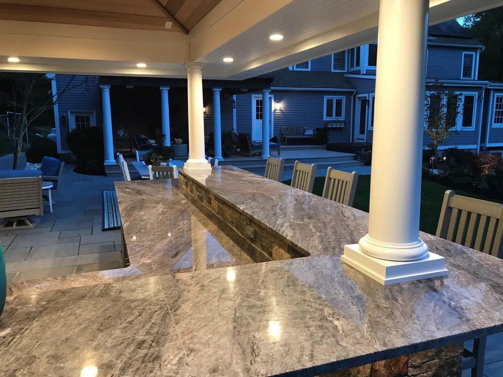 Outdoor kitchen installation